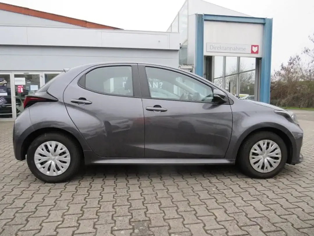 Toyota Yaris Comfort - Thumbnail 8