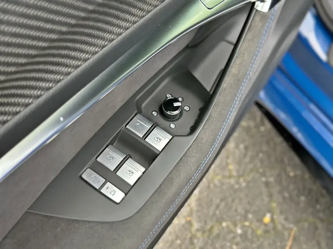 Audi RS6 quattro performance Avant - Thumbnail 8