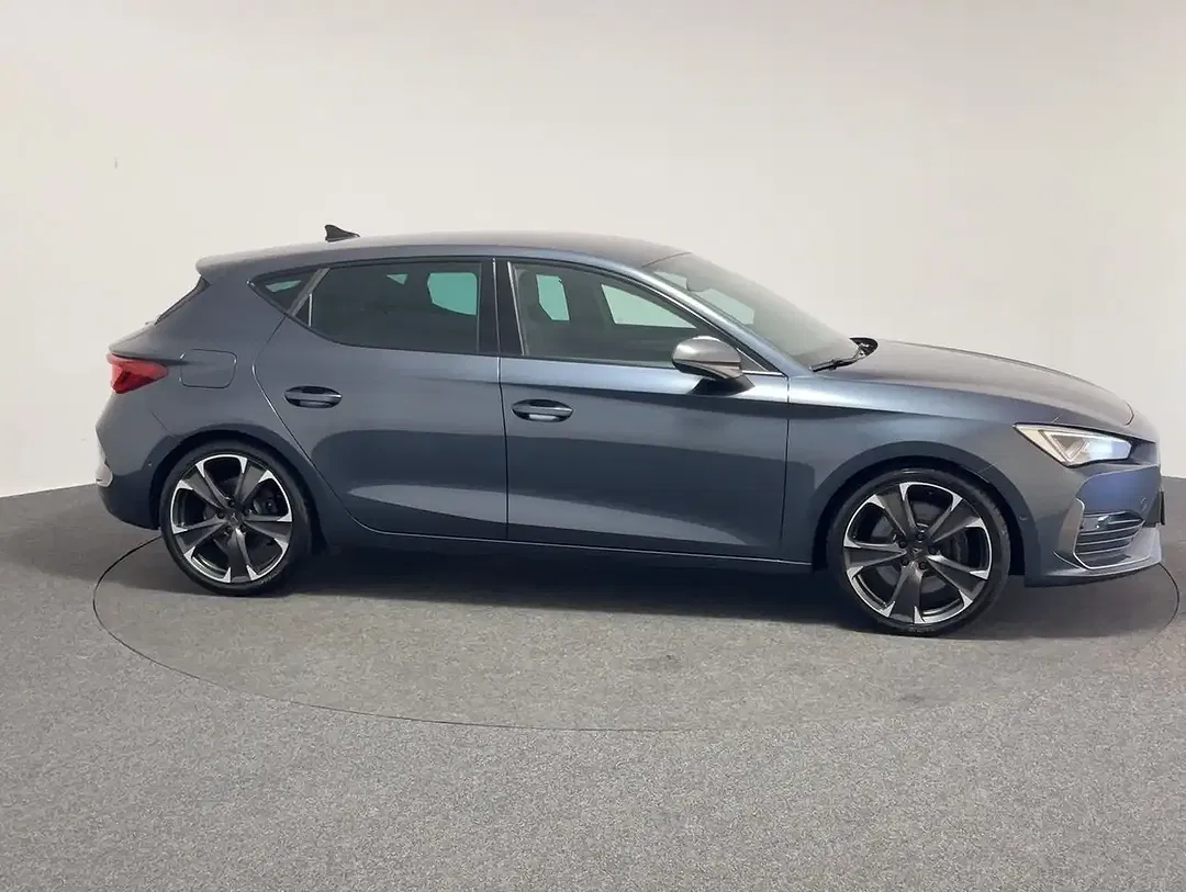 CUPRA Leon 2.0 TSI DSG VZ - foto 2