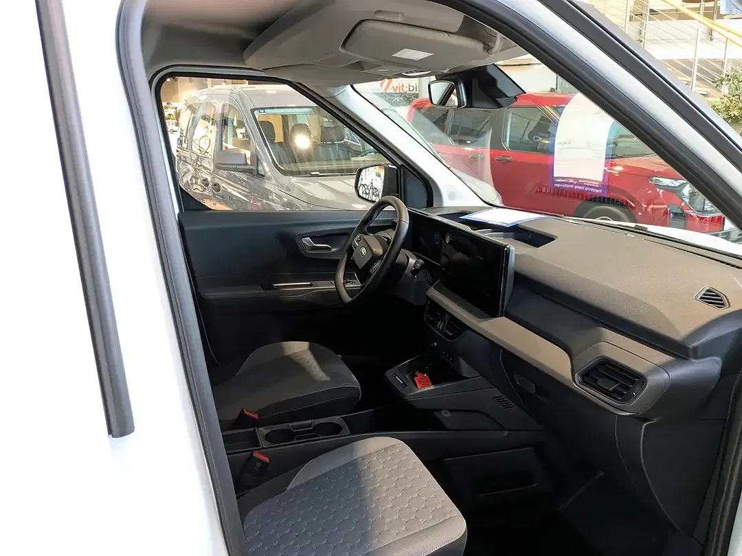Ford Transit Courier Limited - Thumbnail 8