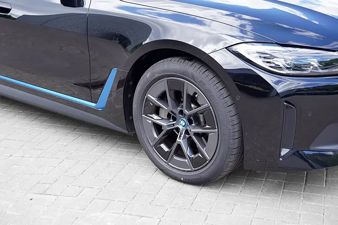 BMW i4 eDrive - foto 2