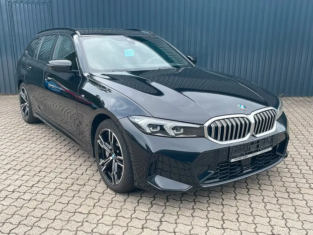 BMW 330 xDrive Touring M Sport - Thumbnail 4