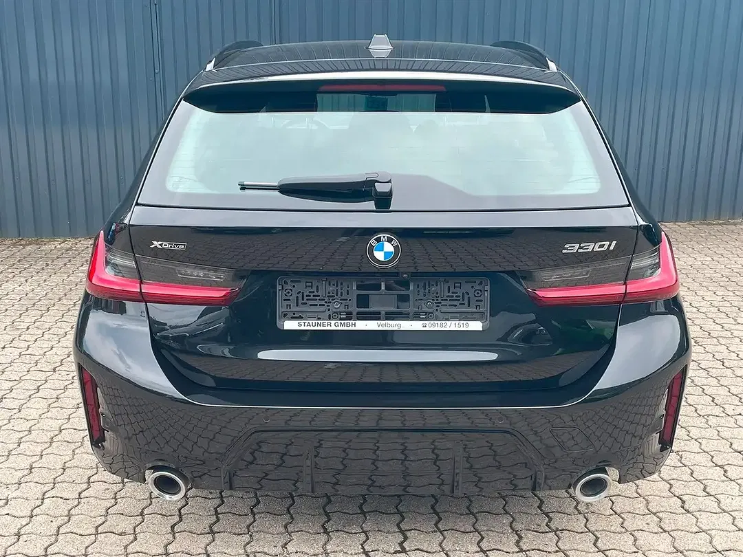 BMW 330 xDrive Touring M Sport - Thumbnail 8