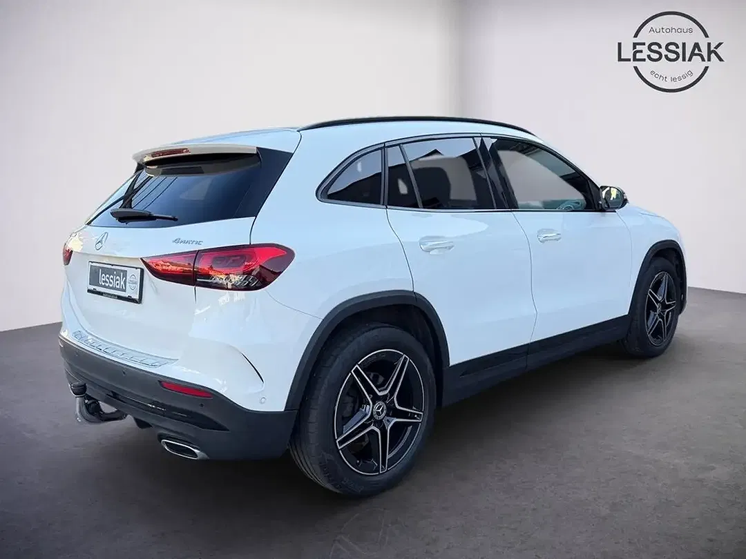 Mercedes-Benz GLA 200 4MATIC AMG Night - Thumbnail 4