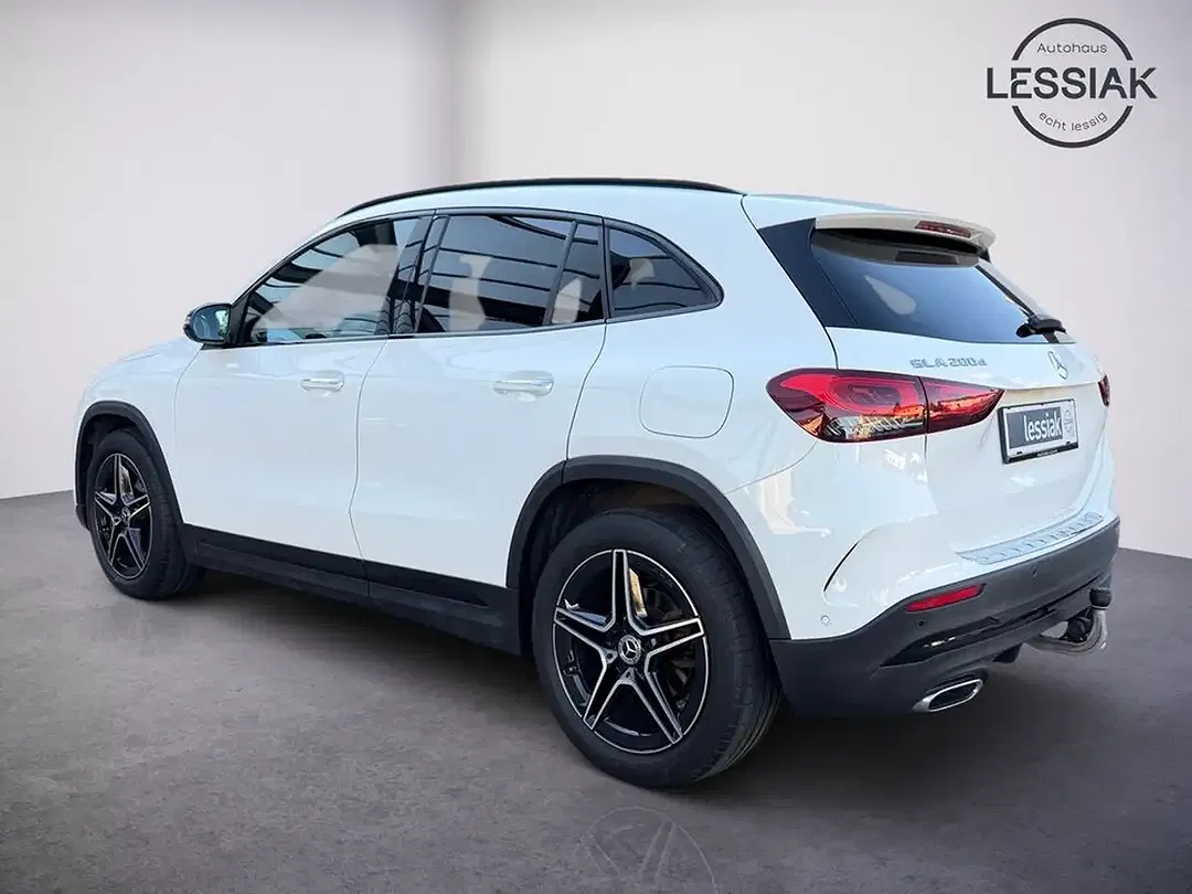 Mercedes-Benz GLA 200 4MATIC AMG Night - Thumbnail 5