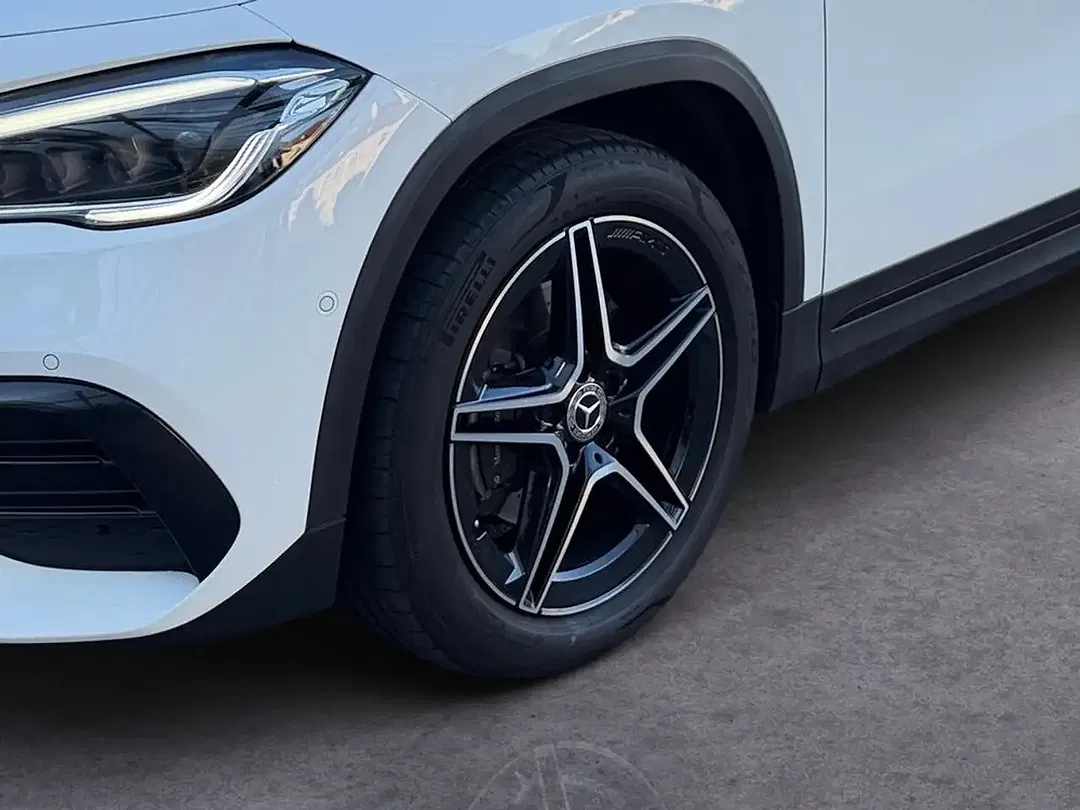 Mercedes-Benz GLA 200 4MATIC AMG Night - Thumbnail 8