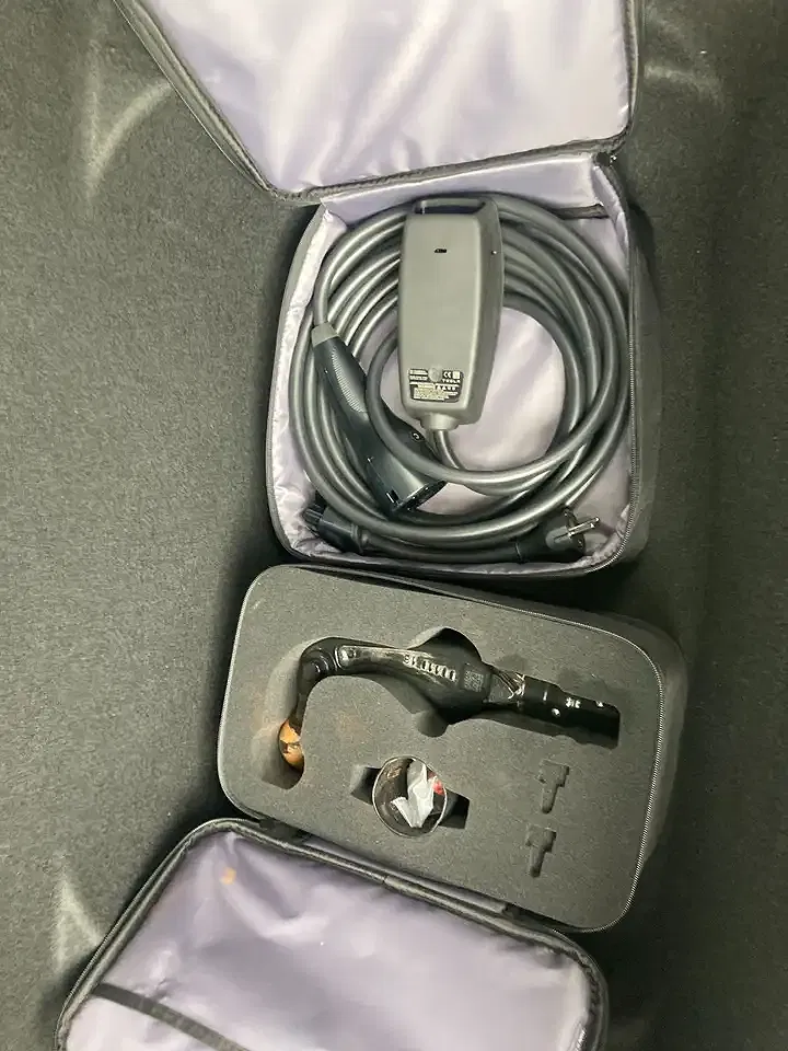 Tesla Model Y - Thumbnail 10