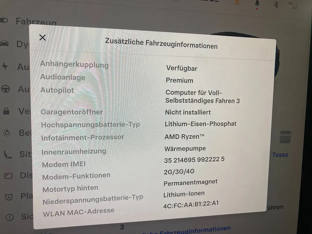 Tesla Model Y - Thumbnail 9