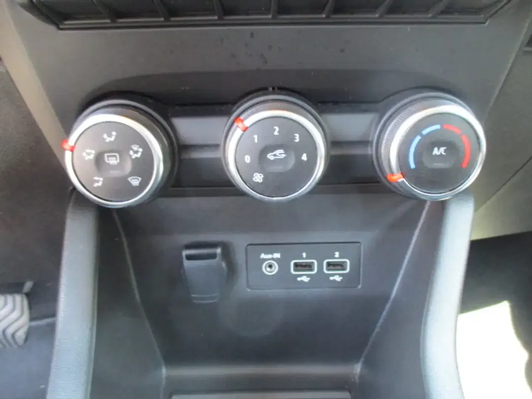 Renault Clio Equilibre - Thumbnail 12