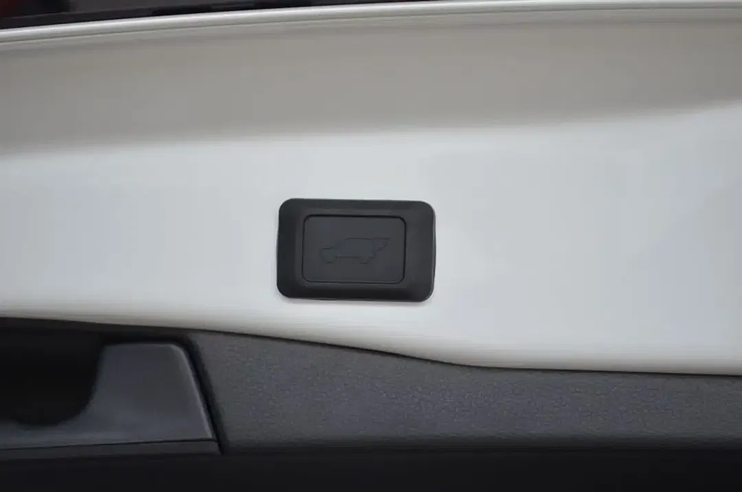 Toyota RAV 4 PHEV Teamplayer - Thumbnail 10