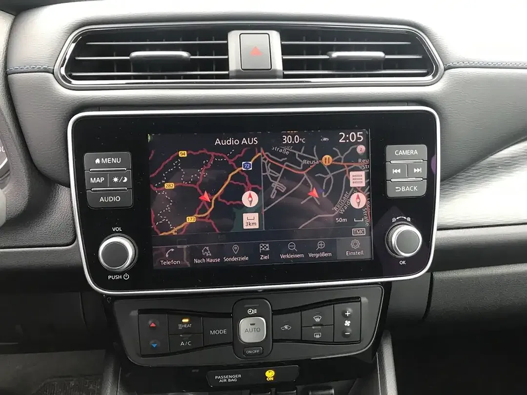 Nissan Leaf Tekna - Thumbnail 9