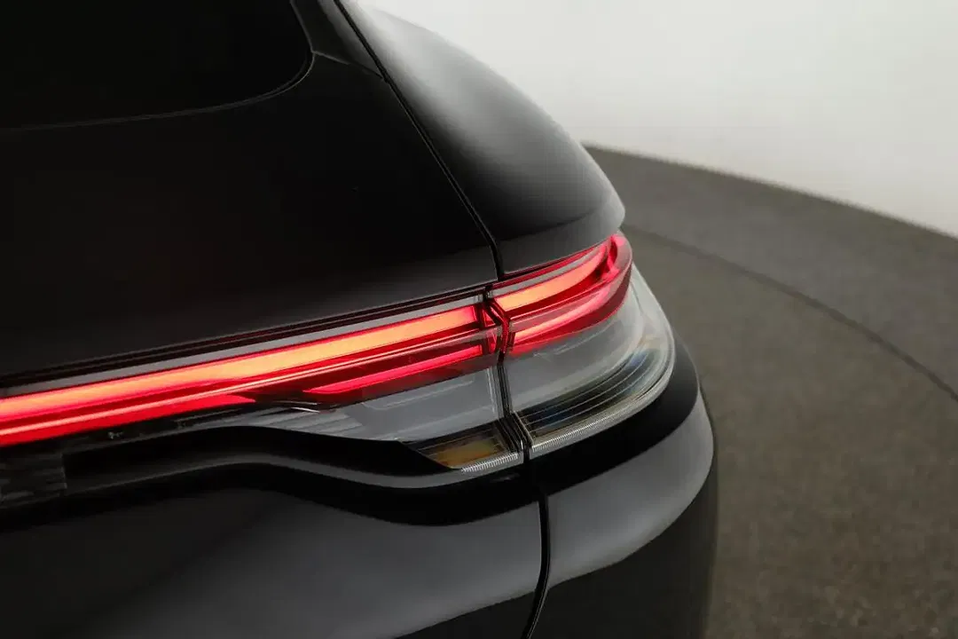Porsche Panamera E-Hybrid 4 - Thumbnail 12