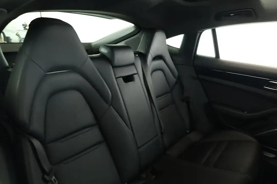Porsche Panamera E-Hybrid 4 - Thumbnail 15