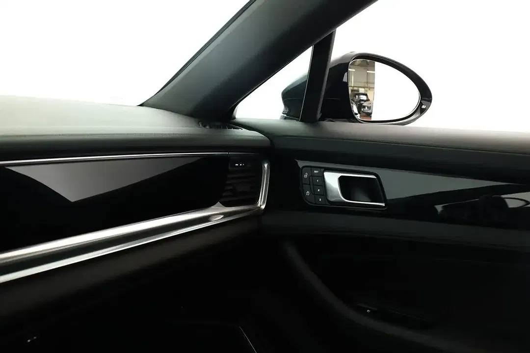 Porsche Panamera E-Hybrid 4 - Thumbnail 23