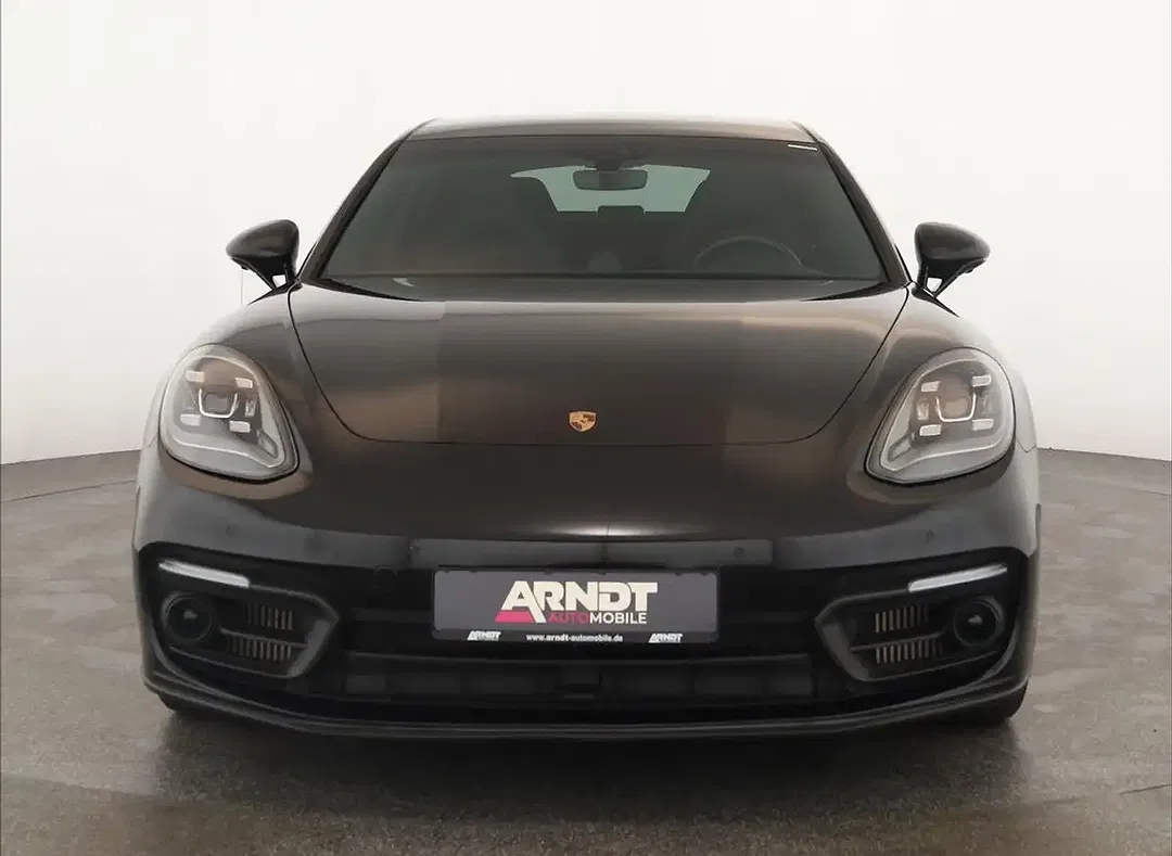 Porsche Panamera E-Hybrid 4 - Thumbnail 3