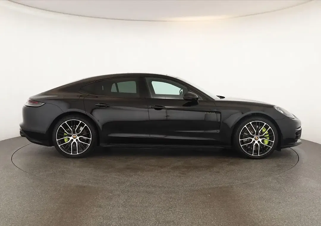 Porsche Panamera E-Hybrid 4 - Thumbnail 4