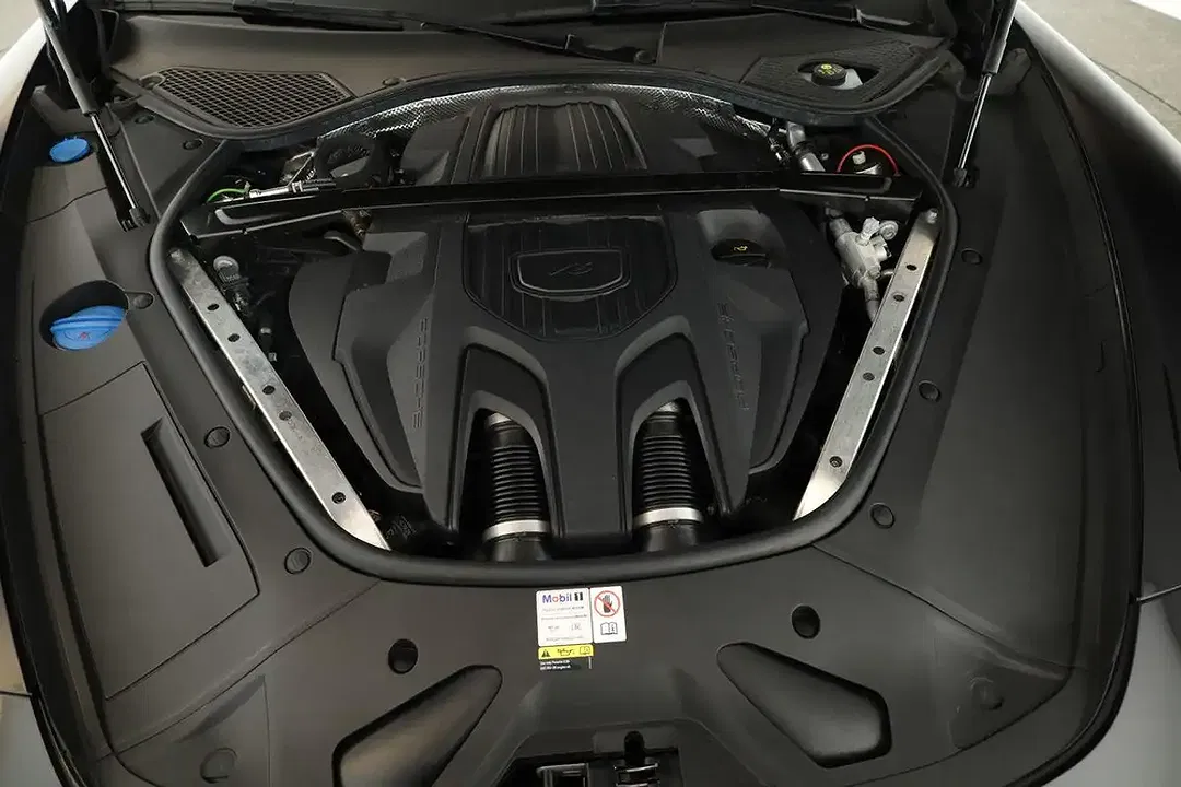 Porsche Panamera E-Hybrid 4 - Thumbnail 8