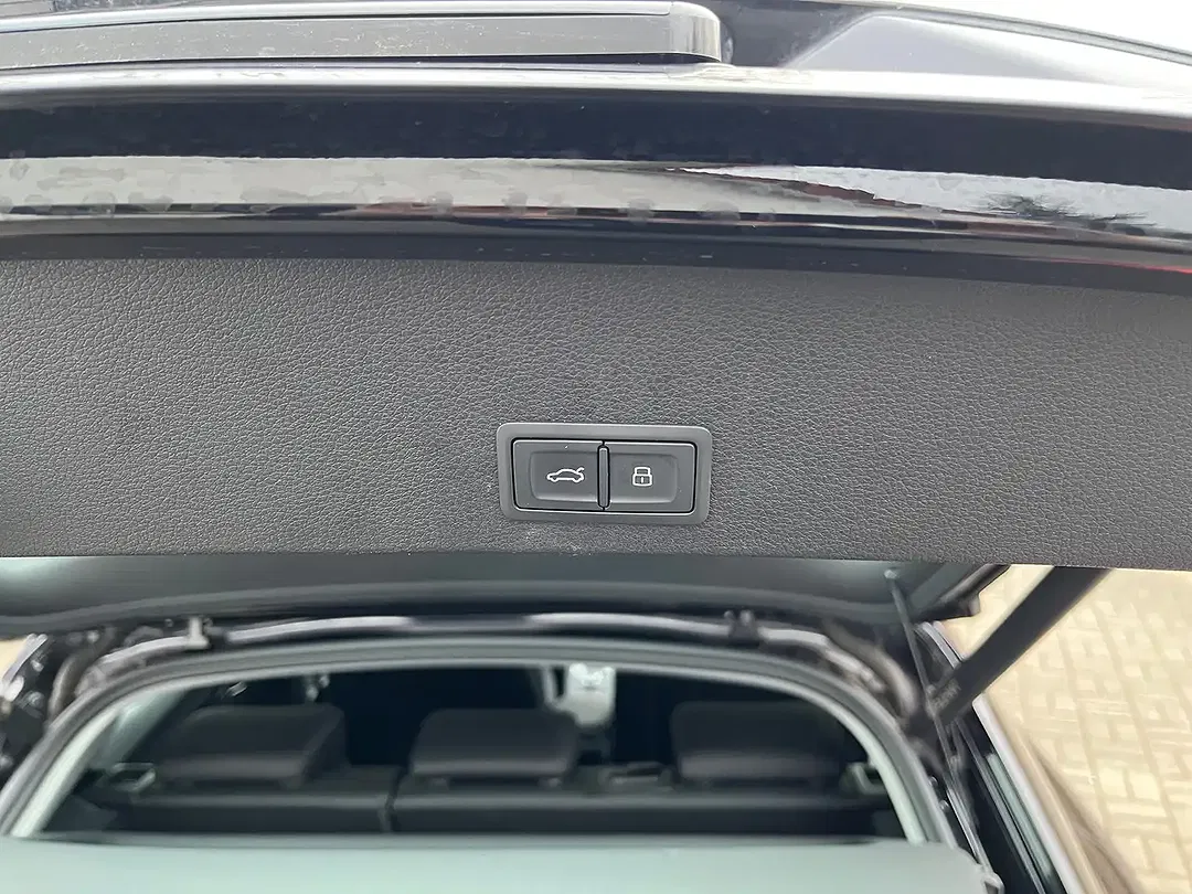 Audi Q2 35 TFSI Base - Thumbnail 11