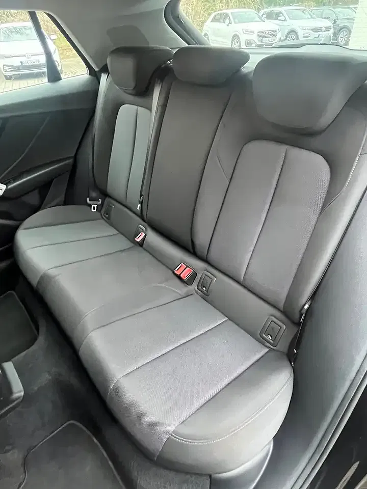 Audi Q2 35 TFSI Base - Thumbnail 13