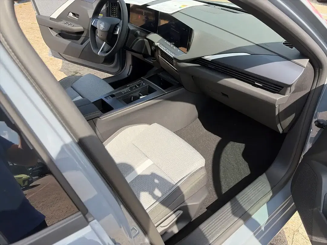 Opel Astra Edition - Thumbnail 13