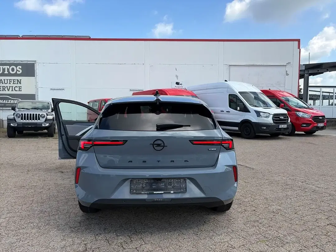 Opel Astra Edition - Thumbnail 4
