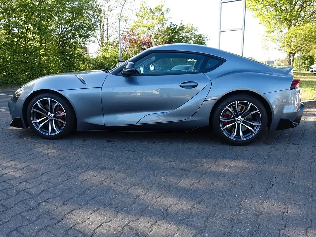 Toyota Supra - Thumbnail 5