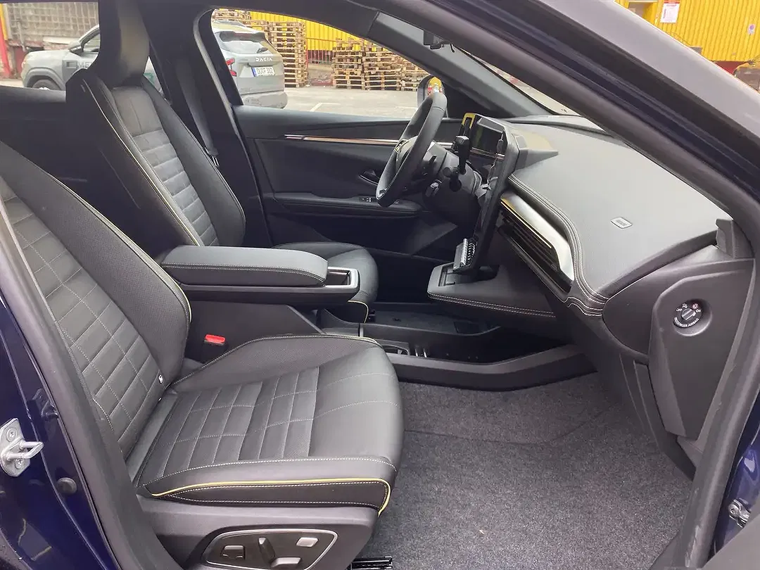 Renault Megane E-Tech Iconic Comfort - Thumbnail 11