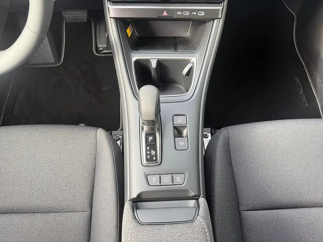 Lexus LBX 1.5 Hybrid - Thumbnail 11