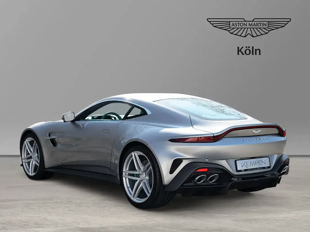Aston Martin Vantage - Thumbnail 6