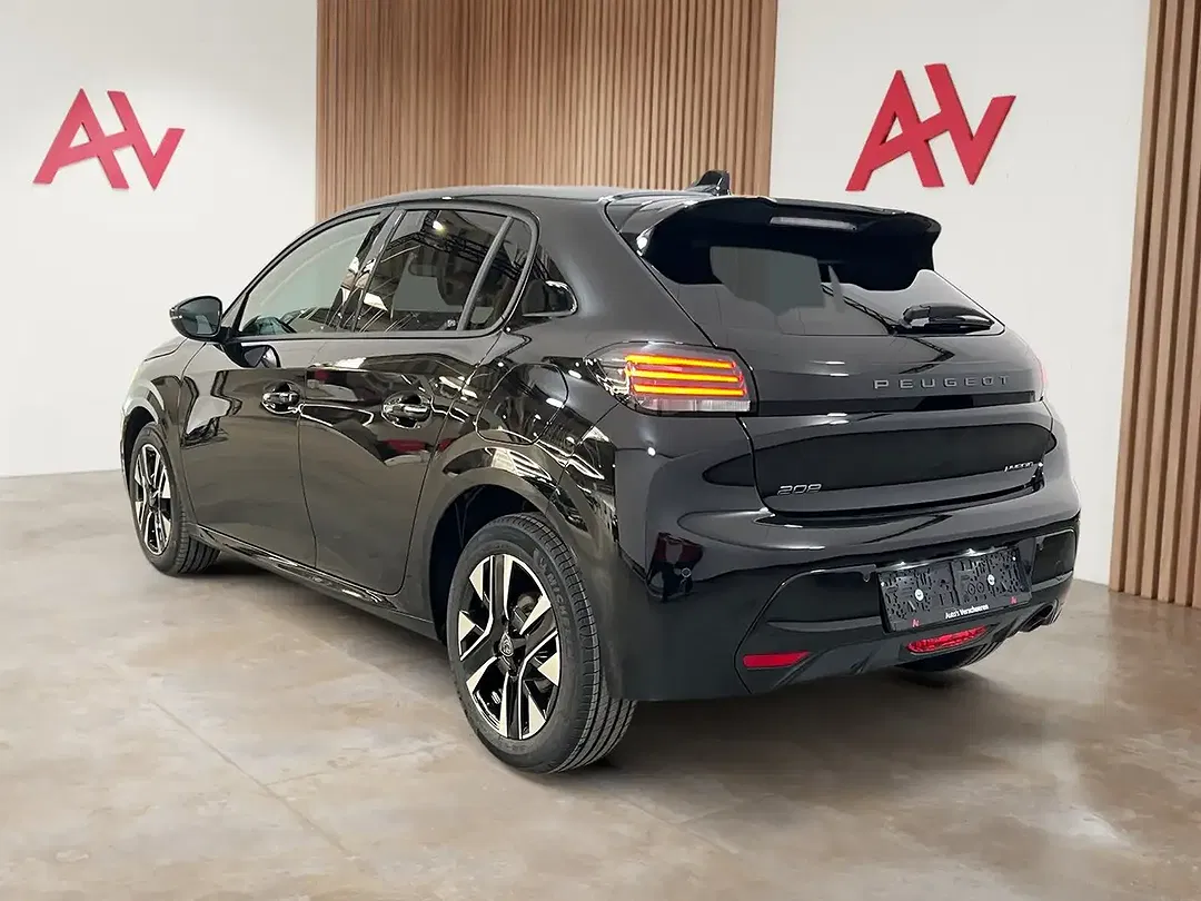 Peugeot 208 Hybrid Allure - Thumbnail 9