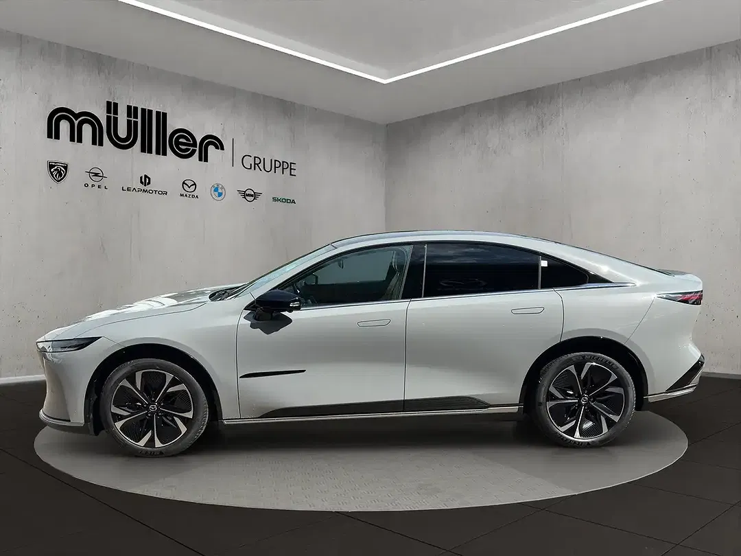 Mazda 6 EV Takumi Plus - Thumbnail 4