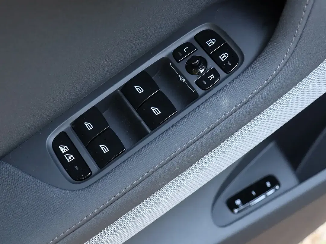 Polestar 2 Performance Long Range - Thumbnail 15
