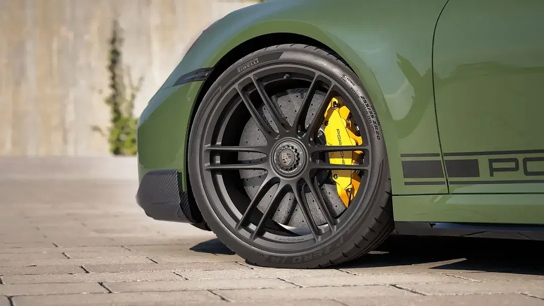 Porsche 992 Turbo S - Thumbnail 3