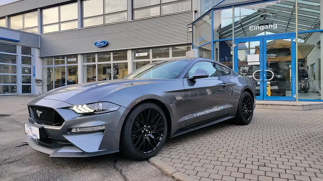 Ford Mustang GT - Thumbnail 3