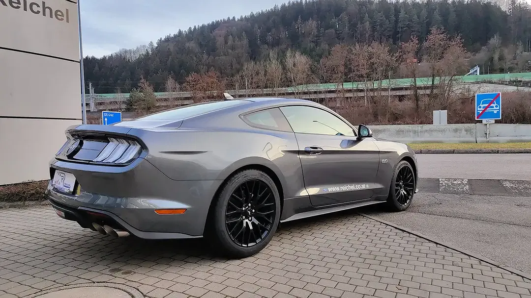 Ford Mustang GT - Thumbnail 6