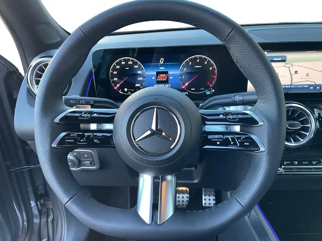 Mercedes-Benz GLB 200 AMG MBUX Night - Thumbnail 10