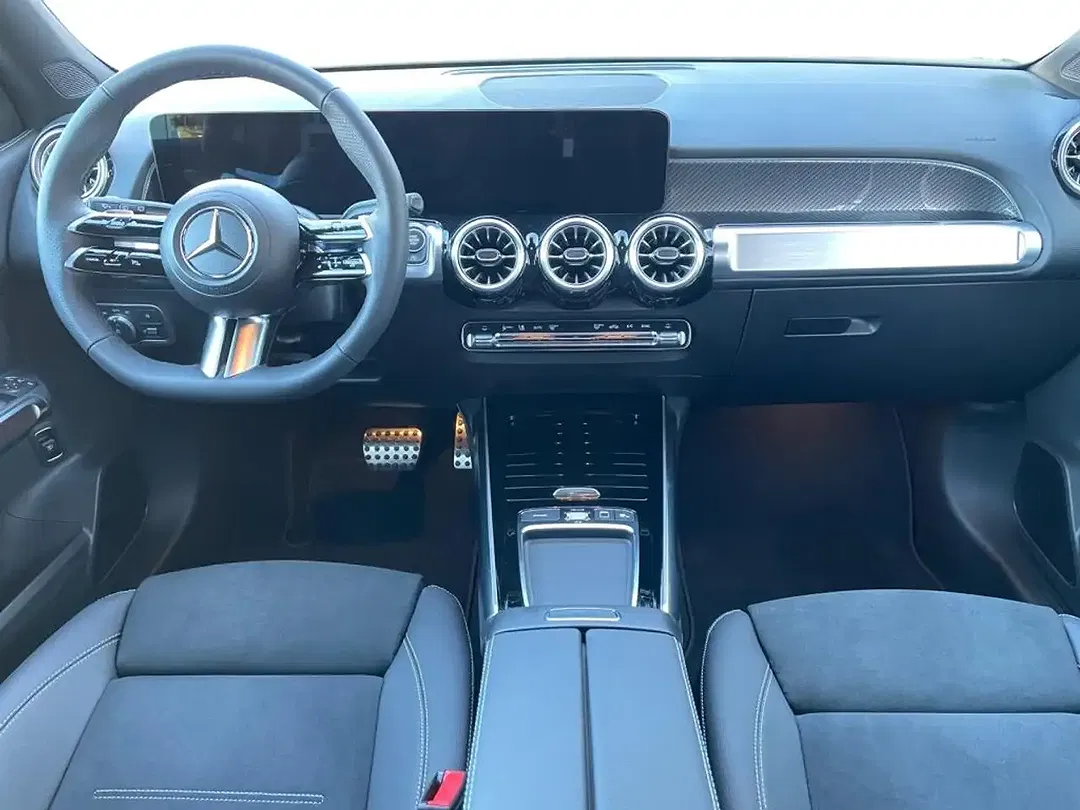 Mercedes-Benz GLB 200 AMG MBUX Night - Thumbnail 4