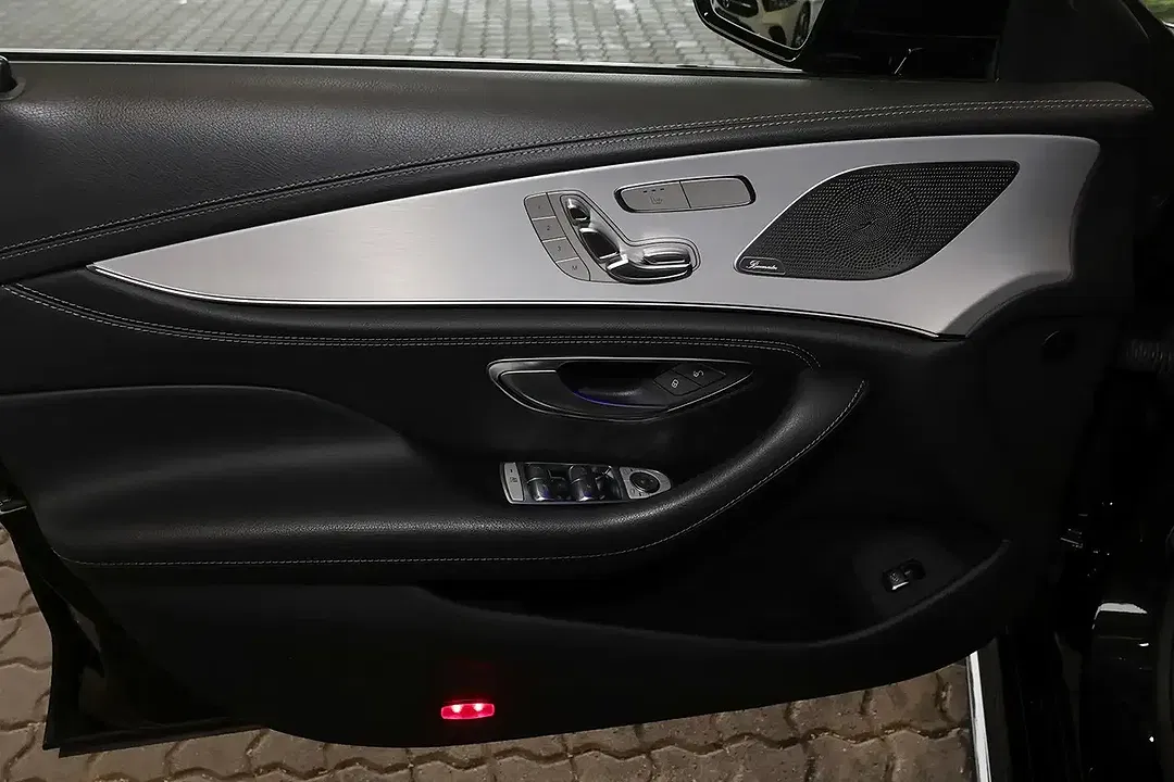Mercedes-Benz CLS 300 4MATIC AMG - Thumbnail 12