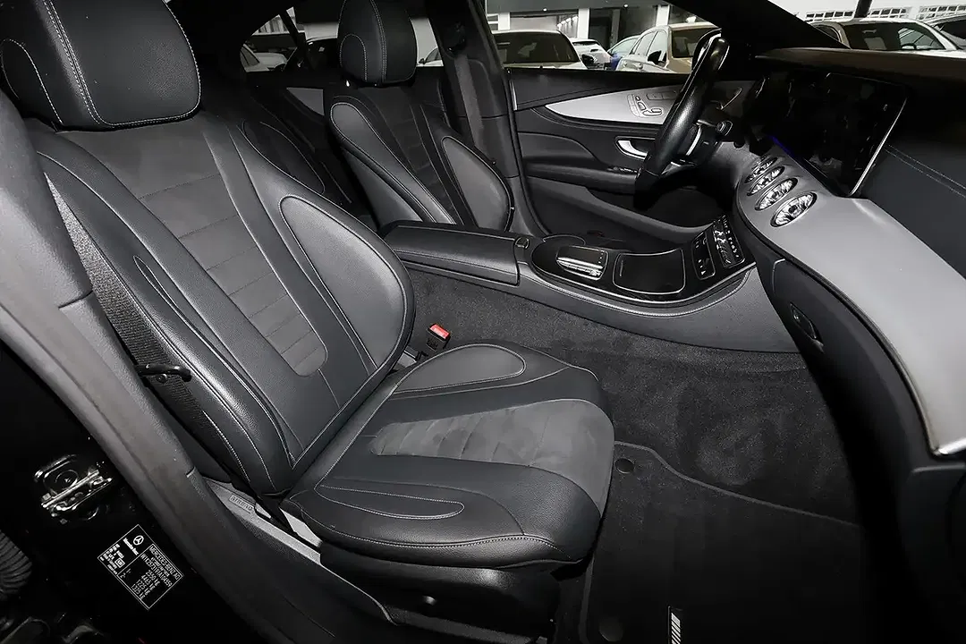Mercedes-Benz CLS 300 4MATIC AMG - Thumbnail 4