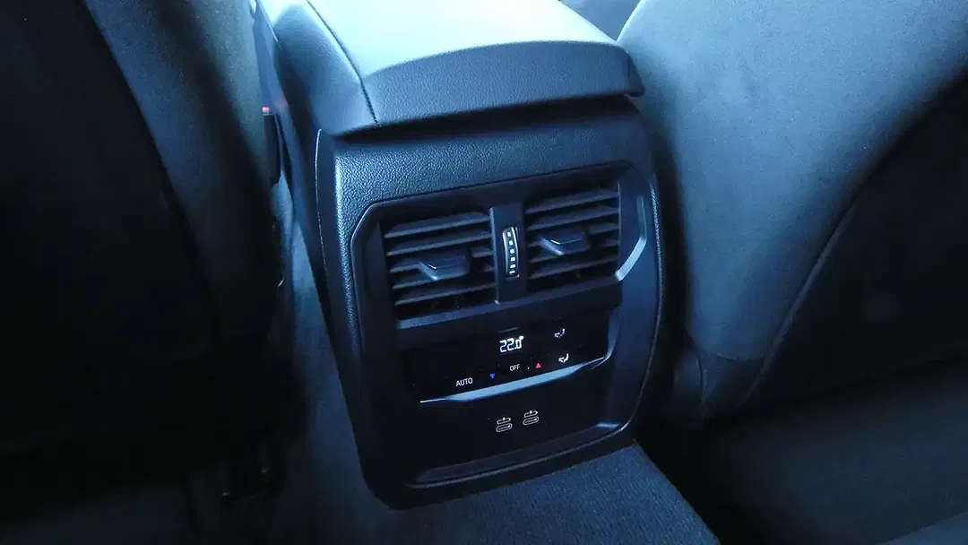 BMW 318 Touring M Sport - Thumbnail 13