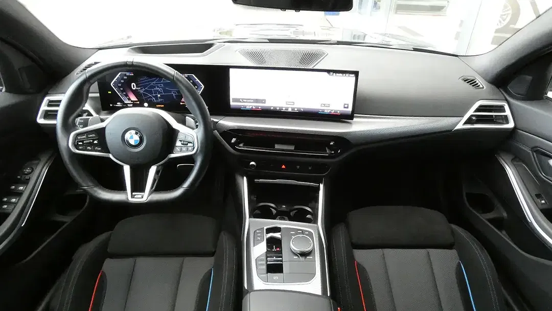 BMW 318 Touring M Sport - Thumbnail 14