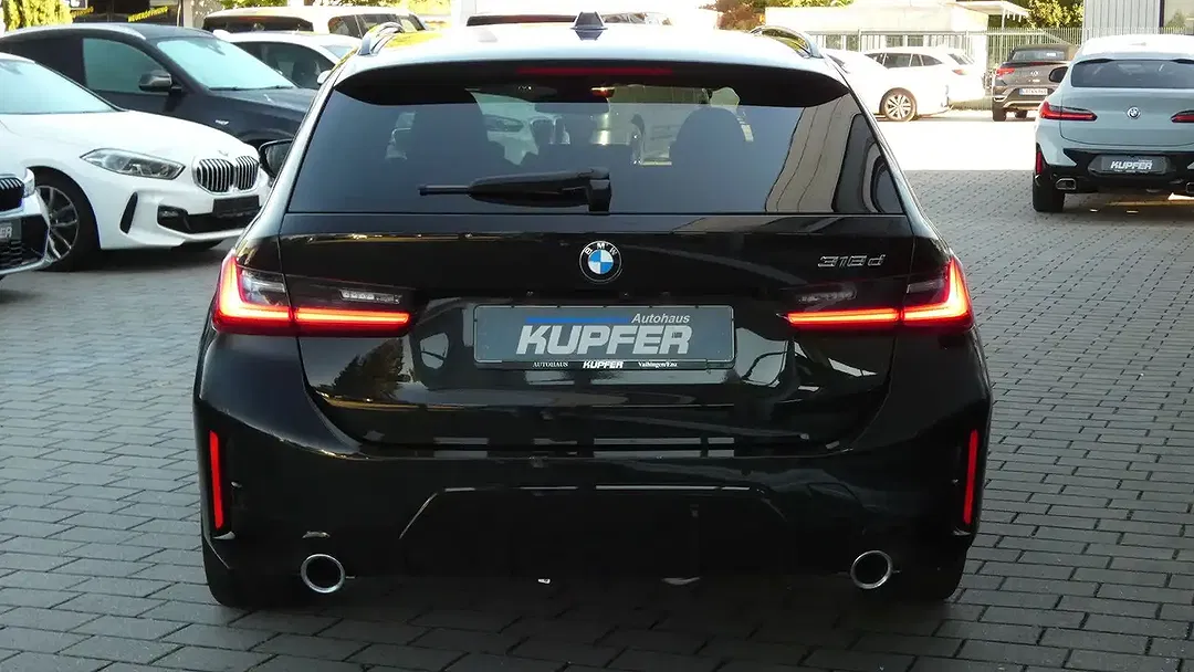 BMW 318 Touring M Sport - Thumbnail 4