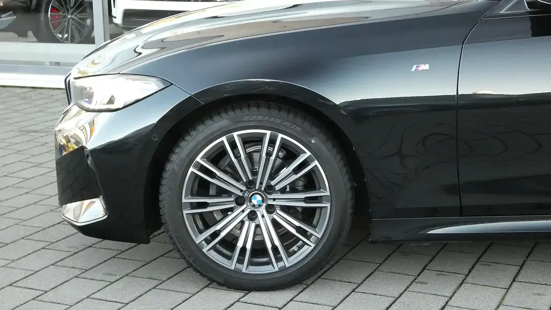 BMW 318 Touring M Sport - Thumbnail 5