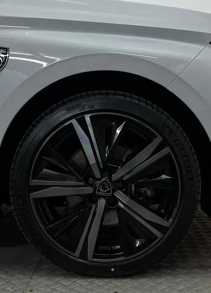 Peugeot 308 PureTech GT SW - Thumbnail 10