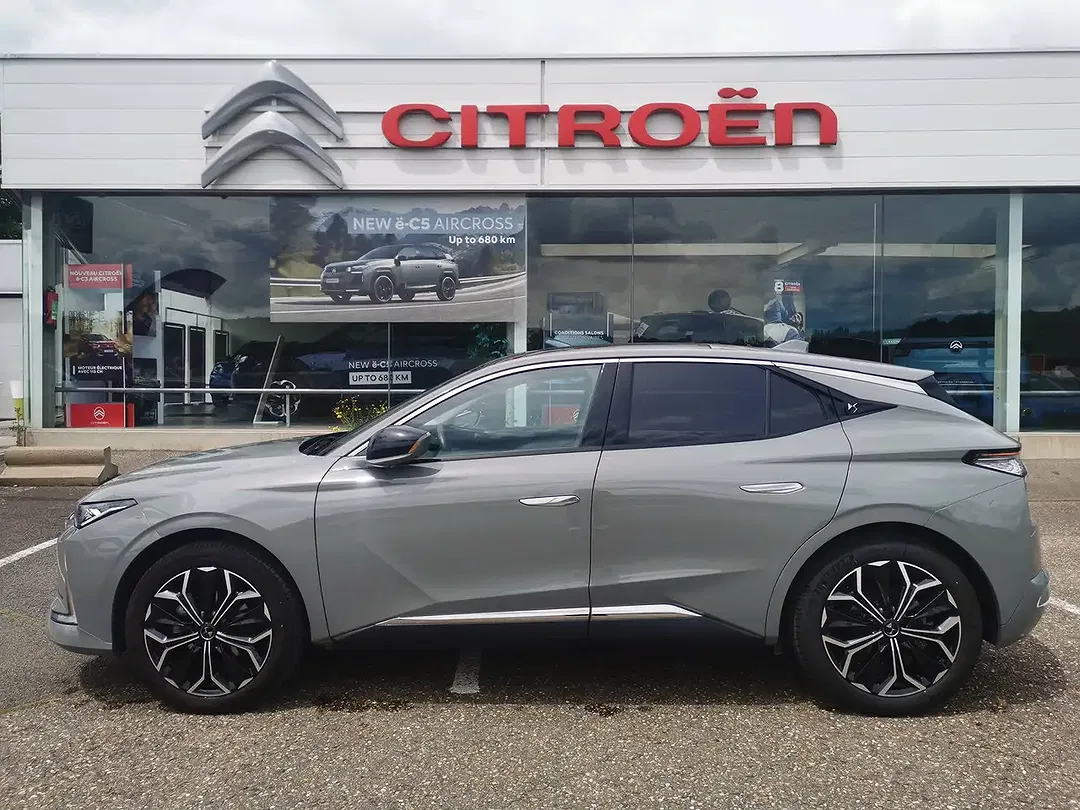 DS Automobiles DS 4 - Thumbnail 4