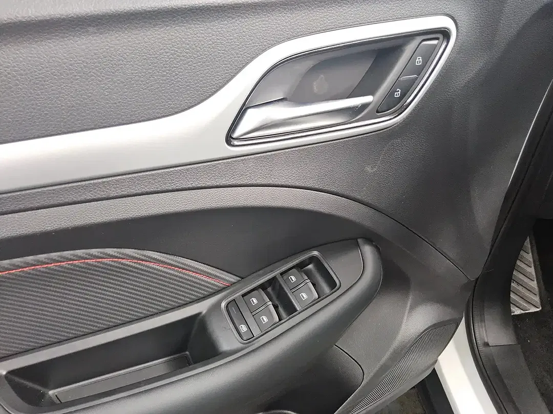 MG ZS EV Luxury - Thumbnail 11