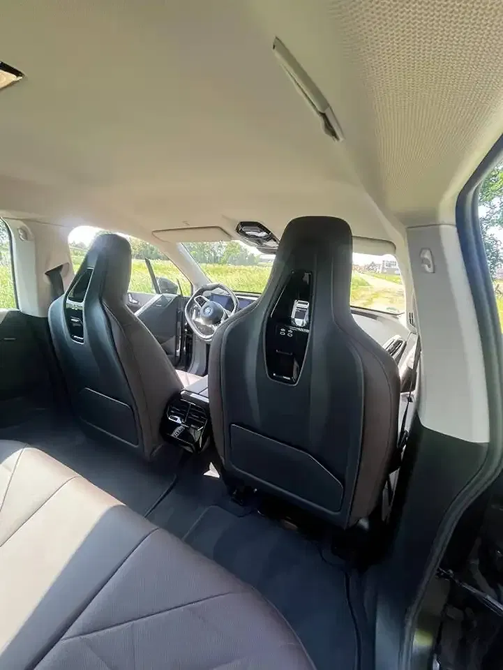BMW iX xDrive - Thumbnail 6