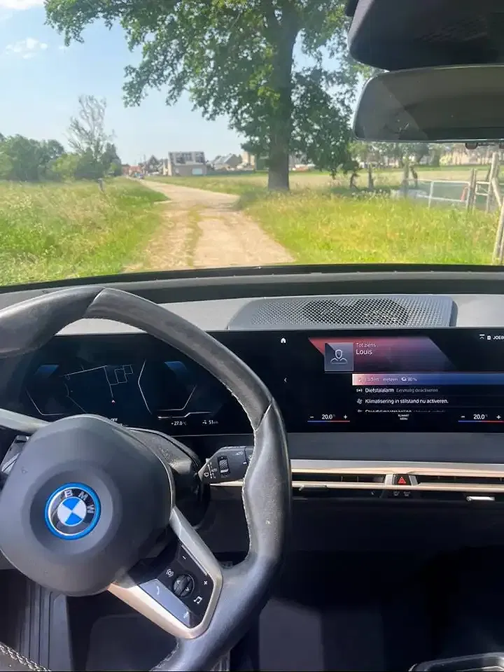 BMW iX xDrive - Thumbnail 5