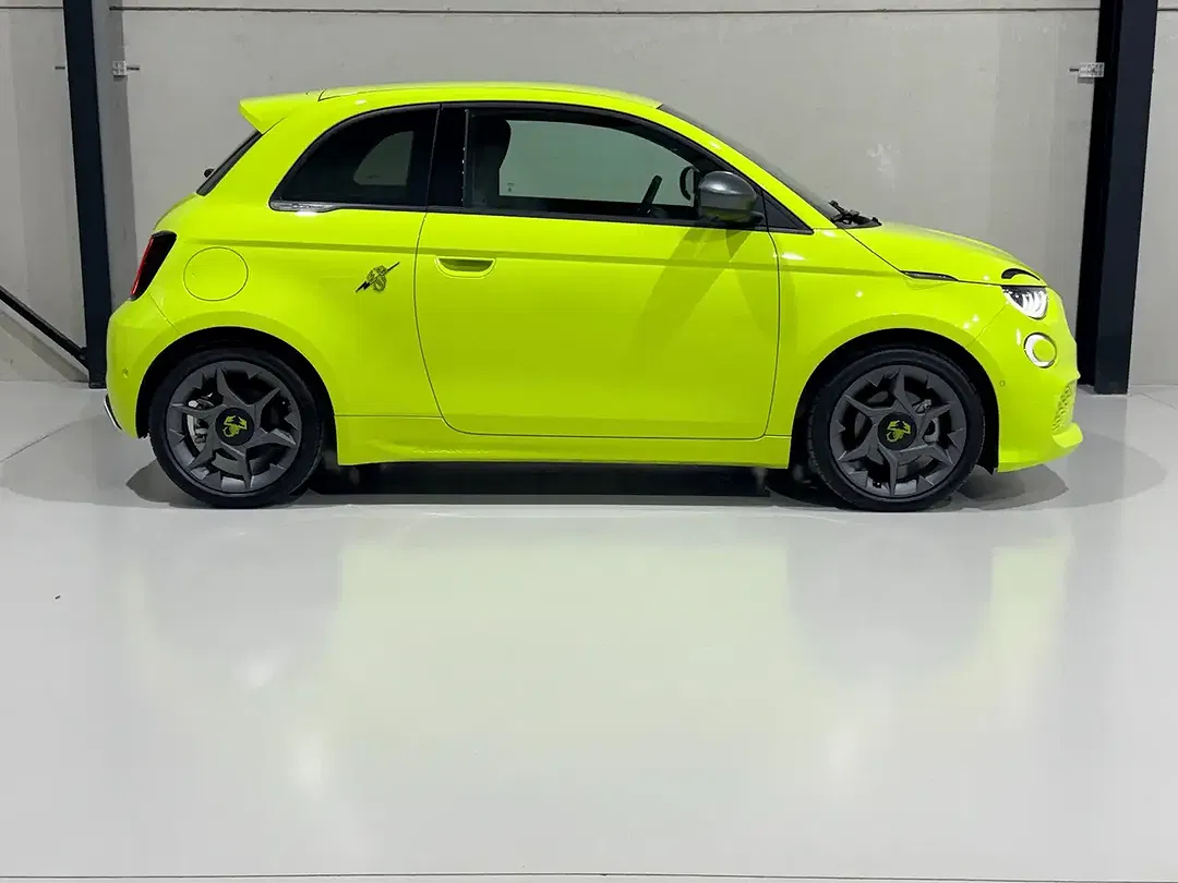Abarth 500e - Thumbnail 10