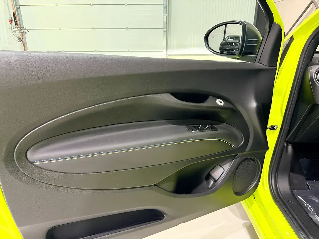 Abarth 500e - Thumbnail 6